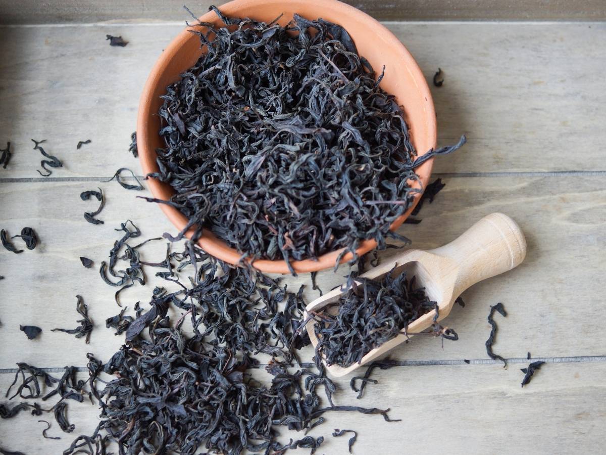 Mieszanka herbaty. Obrazek w artykule Jaka jest najlepsza herbata na odchudzanie i dlaczego? Poznaj topowe wybory!