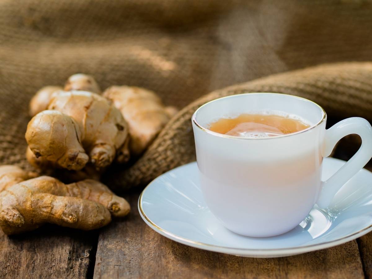 Filiżanka herbaty imbirowej. Obrazek w artykule Czy warto pić herbatę z imbirem? Odkrywamy zdrowotne działanie herbaty imbirowej