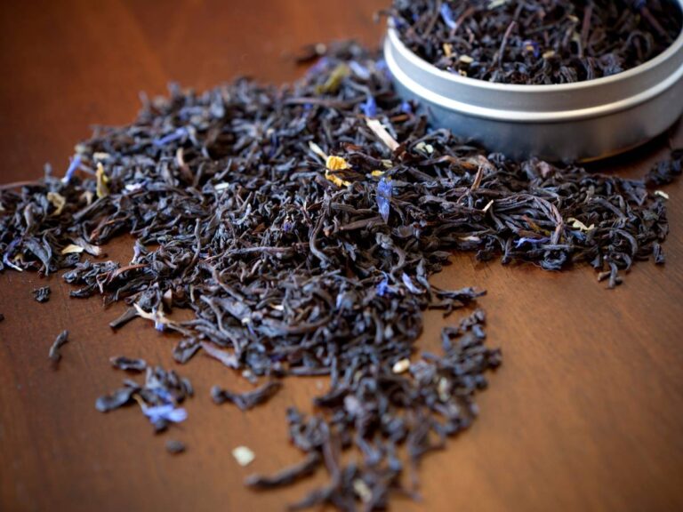 Jak parzyć herbatę Earl Grey, aby cieszyć się pełnią smaku i aromatu?