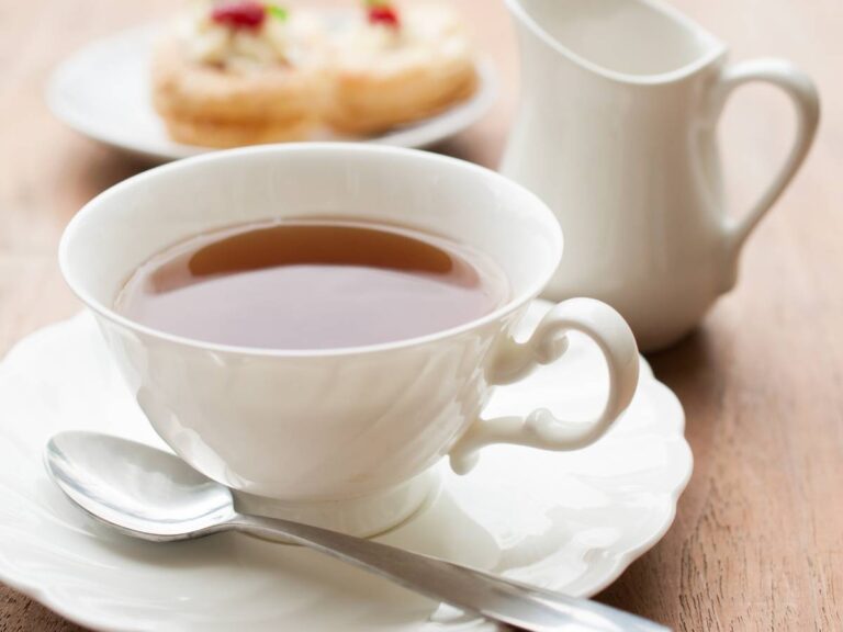 Praktyczny przewodnik, jak parzyć herbatę lapsang souchong, aby uzyskać wyjątkowy, wędzony smak