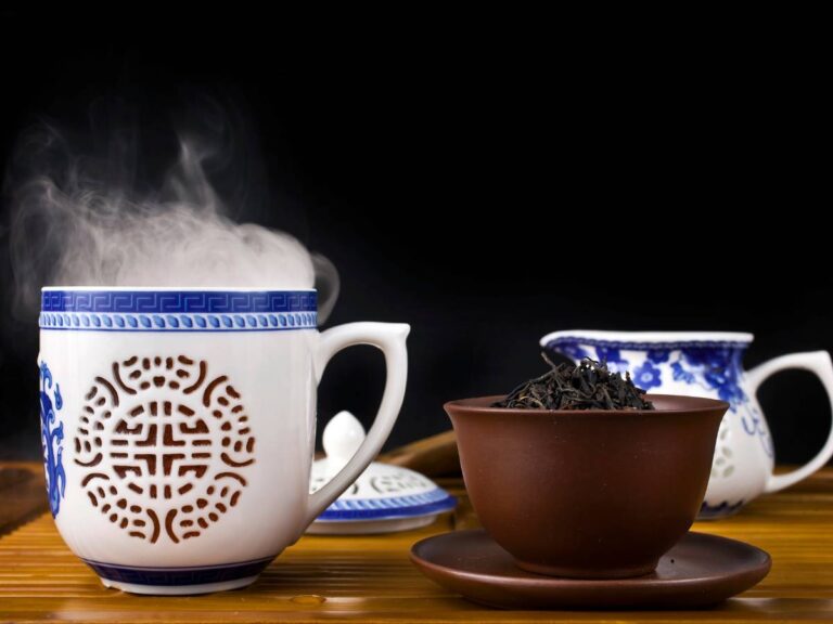 Odkryj, dlaczego warto spróbować unikalnej herbaty Lapsang souchong